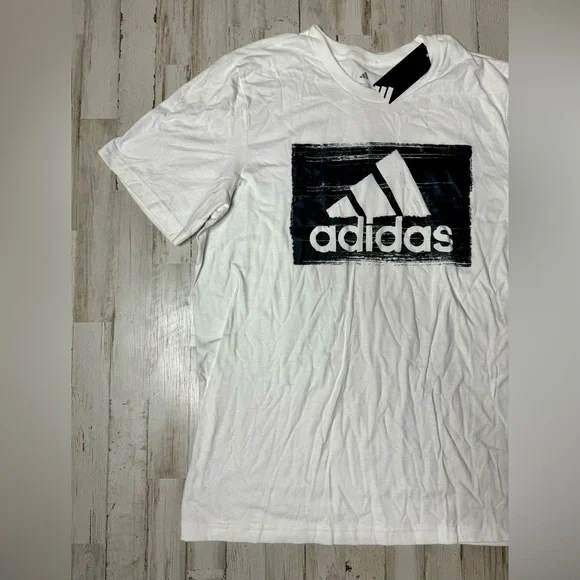 Adidas graphic T Shirt men's Large short sleeve White NWT - Picture 3 of 9